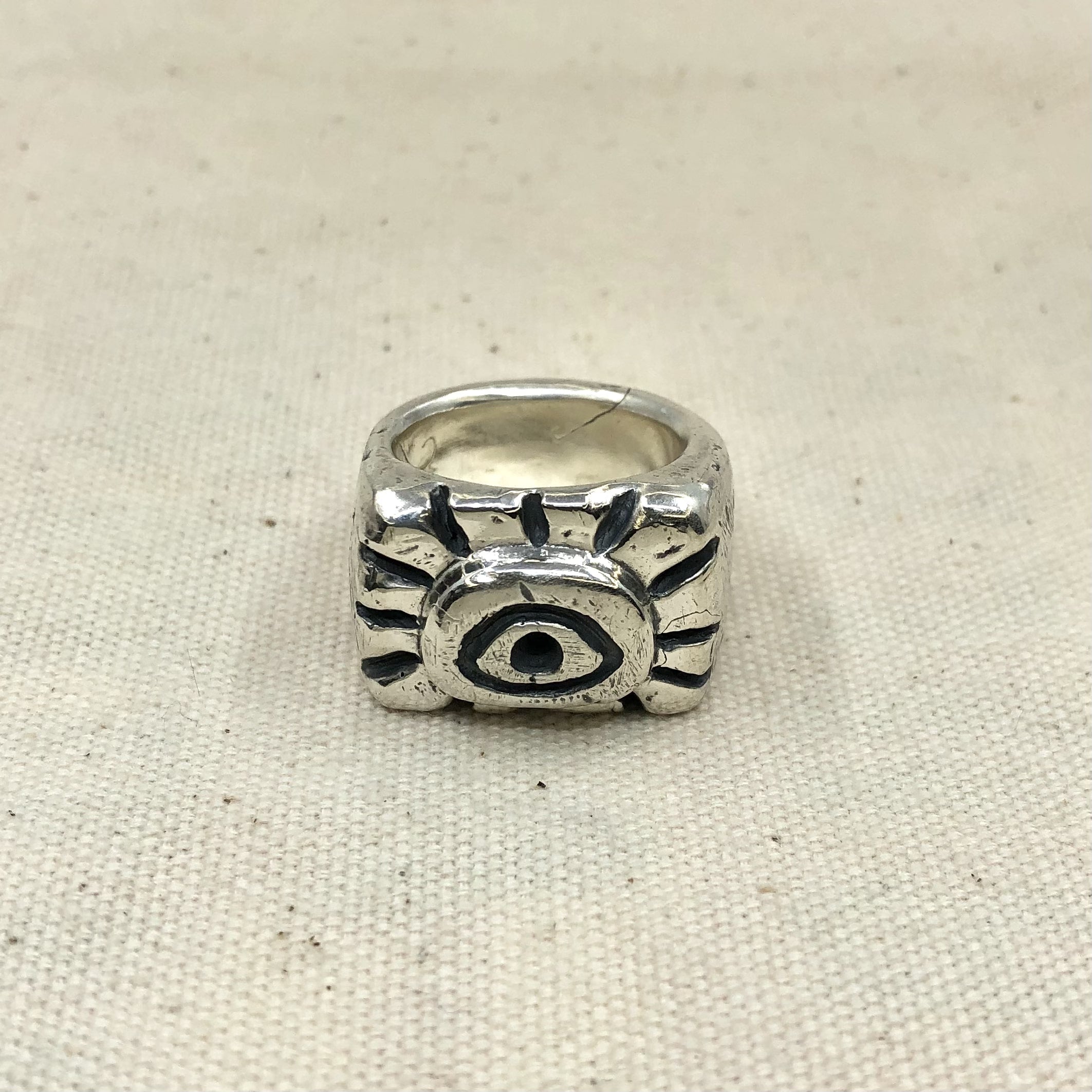 Eye Ring